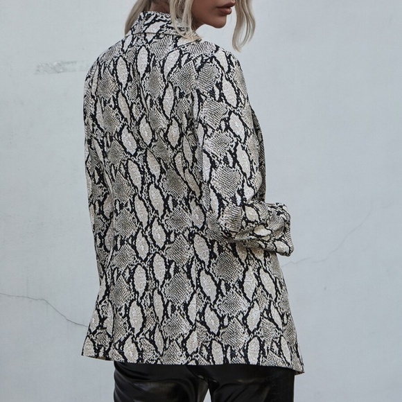 Luxe SnakeSkin Print open front blazer - Picture 5 of 5